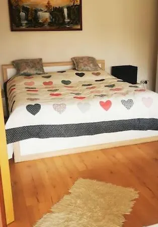 Tolle Familienferienwohnung Mit Bergblick 아파트 Rogatec